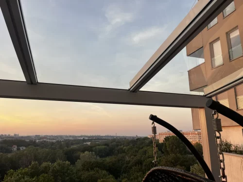szklany-dach-zachod-slonca-balkon